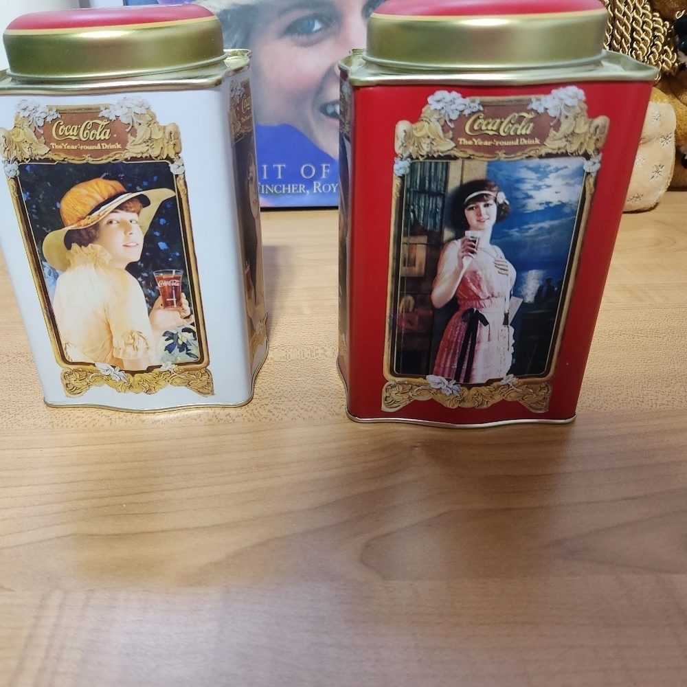 2 Coke tins